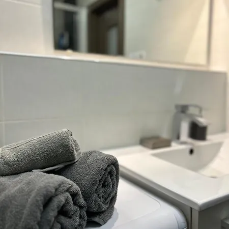 Ar London House Apartman *