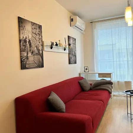 Ar London House *